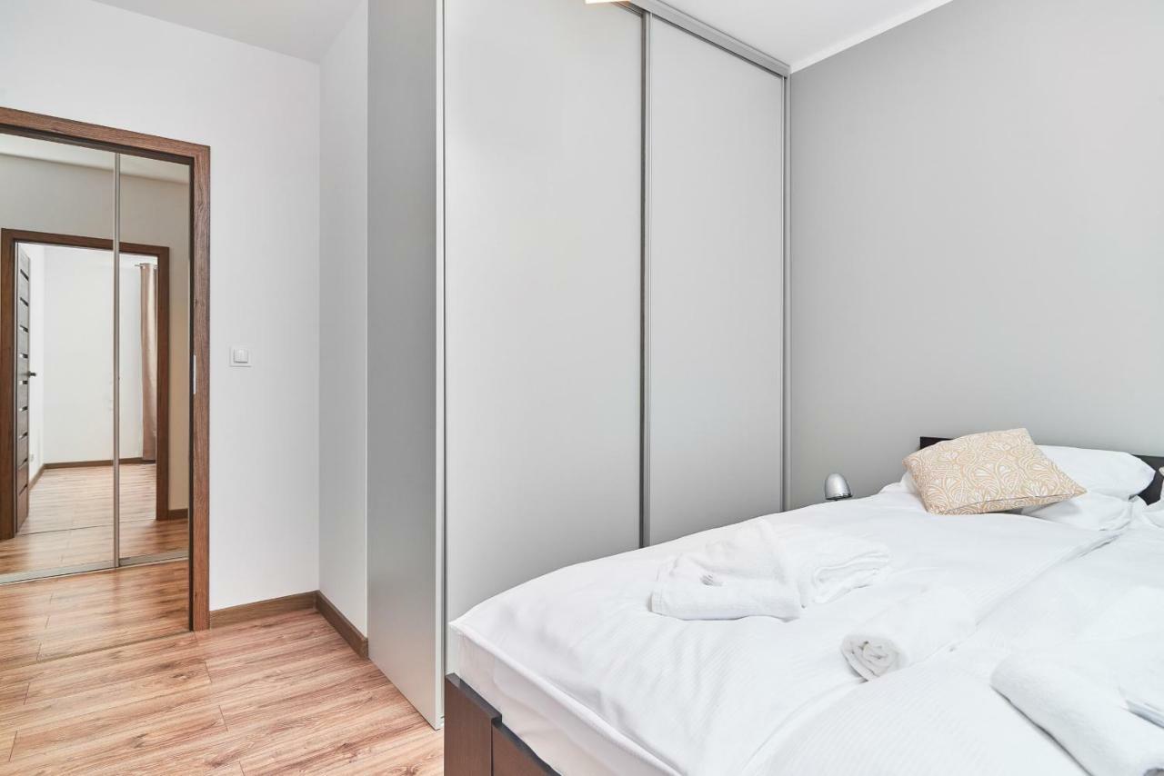 Exclusive Apartments Teczowa With Underground Parking By Noclegi Renters Breslau Exterior foto